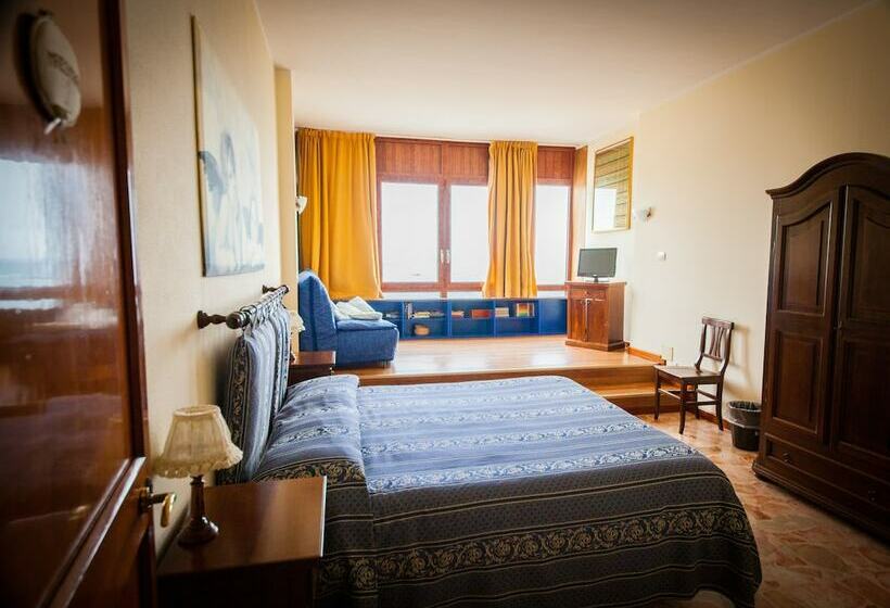 اتاق لوکس با چشم‌انداز دریا, Ortigiaseaview Bed & Breakfast