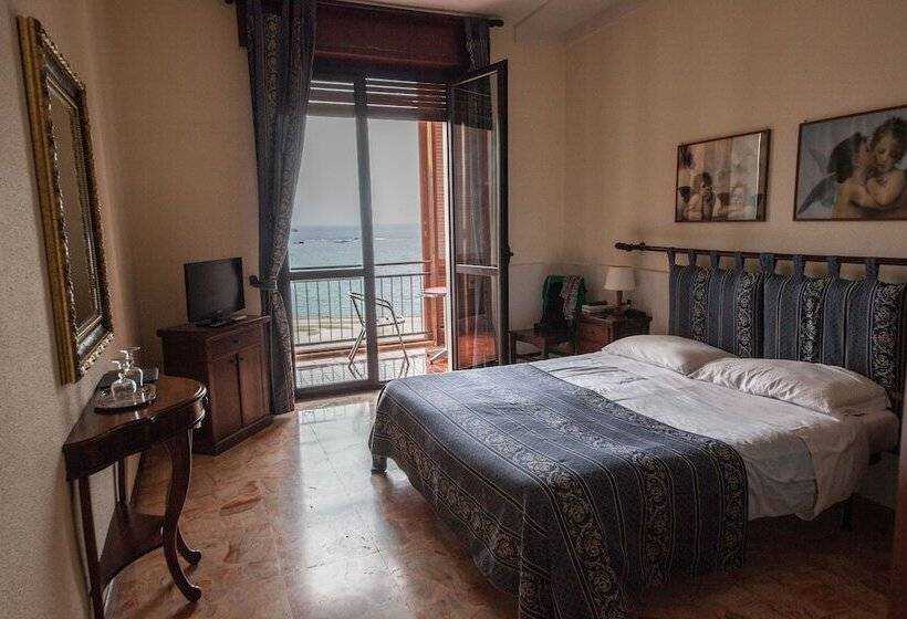 اتاق لوکس با چشم‌انداز دریا, Ortigiaseaview Bed & Breakfast