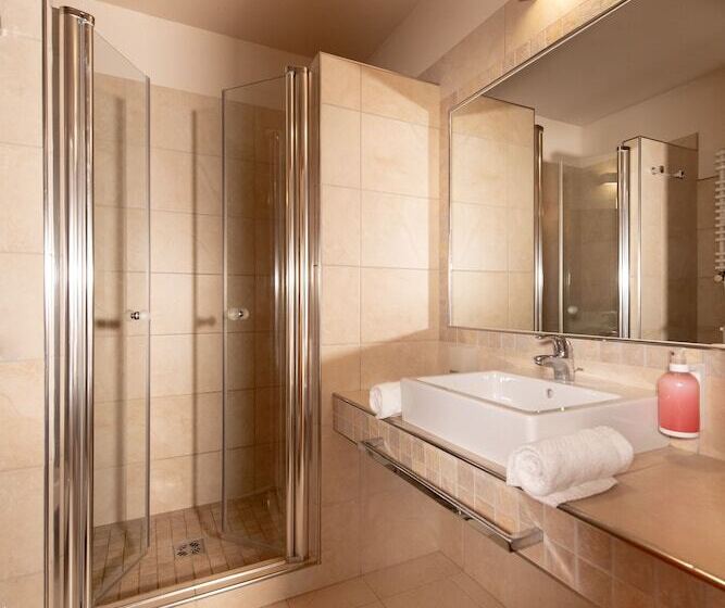 اتاق خانوادگی, Sport Hotel S. Vigilio