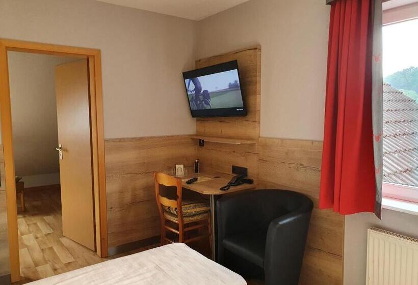 Апартаменты 2 Спальни, Bigger Hof   Wirtshaus Platzhirsch Am Jahnplatz