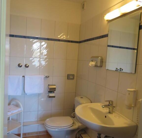 Comfort room with lake view, Fährhaus Niederkleveez