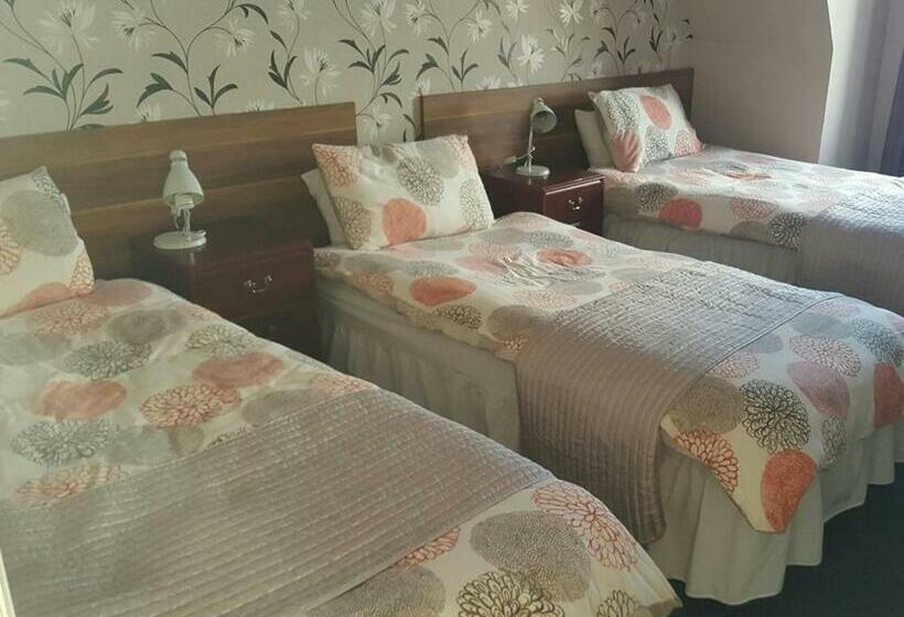 اتاق استاندارد سه نفره, Glen Orchy House