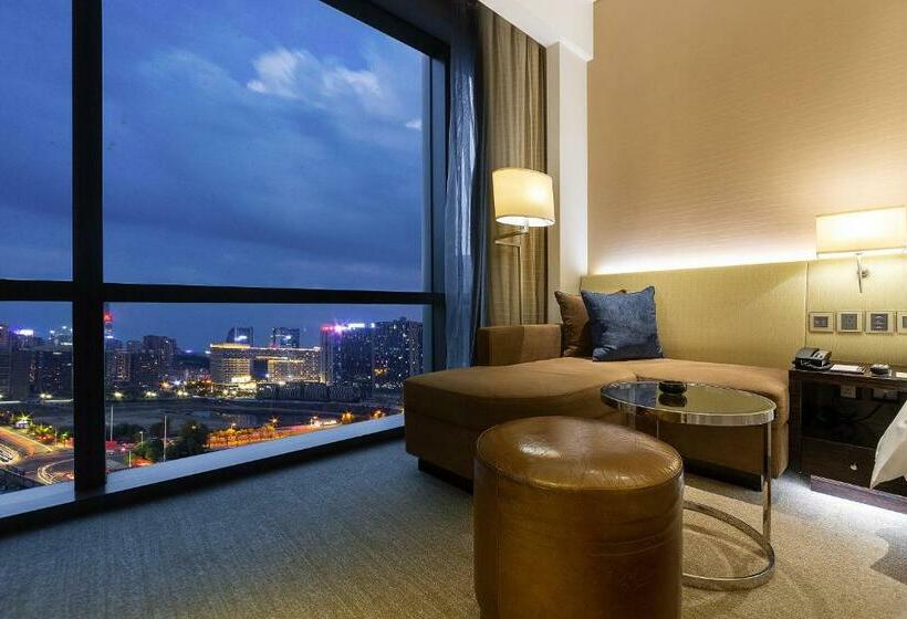 اتاق سوپریور با تخت بزرگ, New World Guiyang