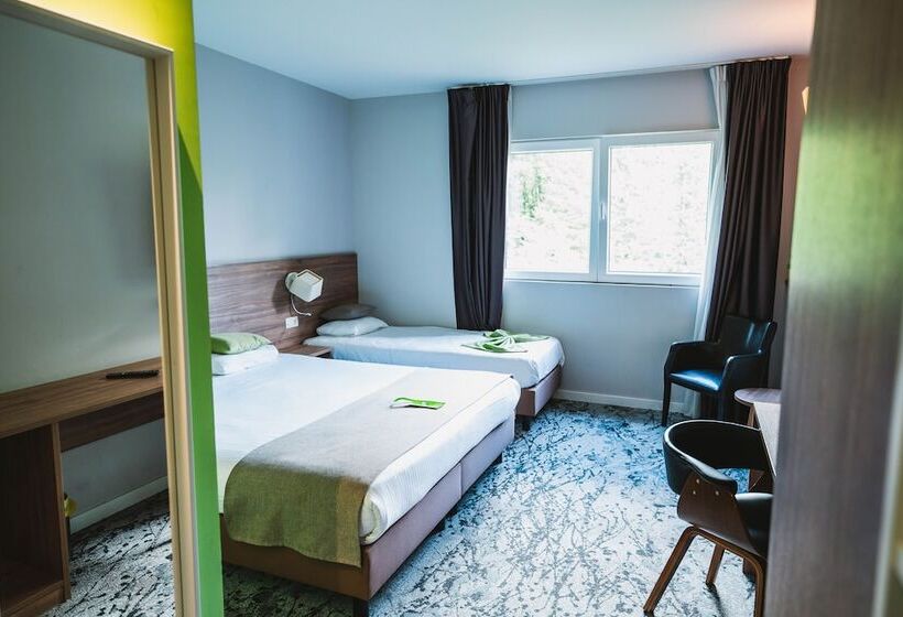 Номер Стандарт Трехместный, Utopia Hotel   Art & Nature