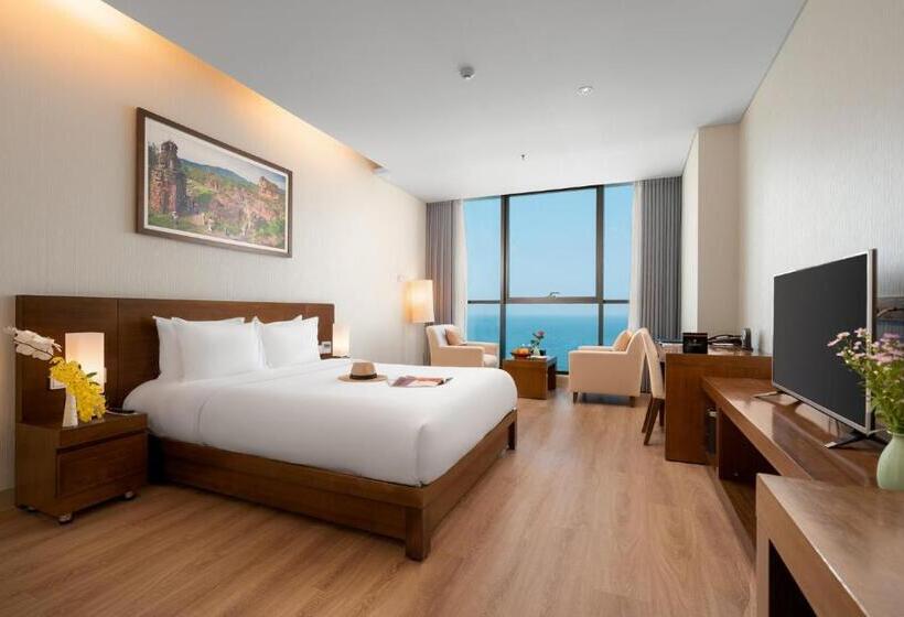 اتاق سوپریور با چشم‌انداز دریا, Grand Tourane Hotel Da Nang