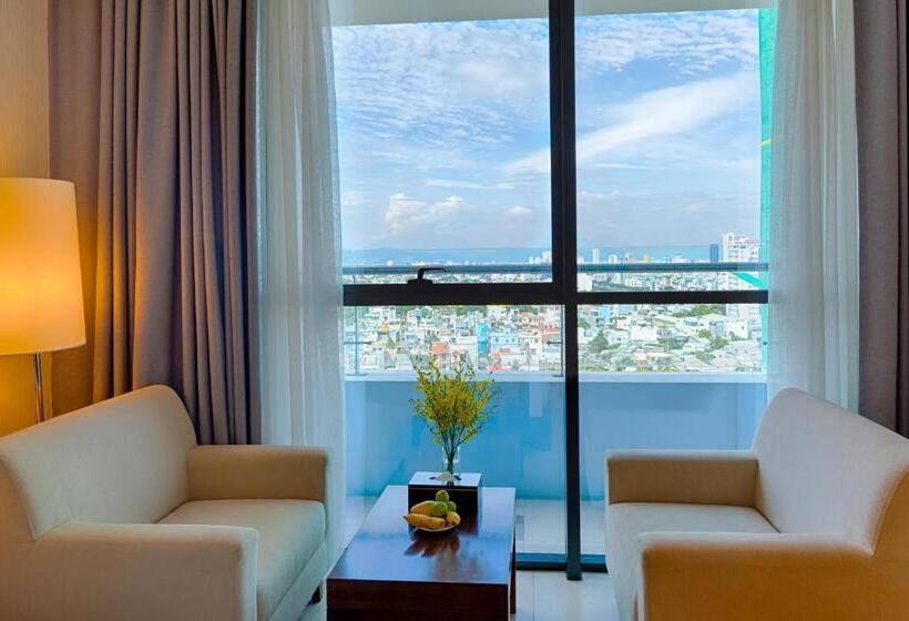 اتاق سوپریور با چشم‌انداز شهر, Grand Tourane Hotel Da Nang