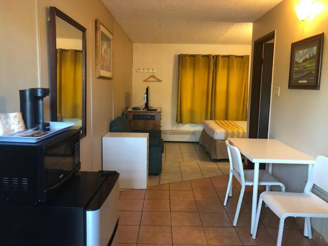 Номер Стандарт, Thriftlodge Edmonton