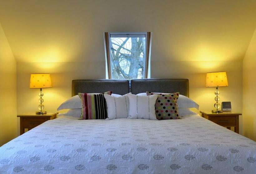 Deluxe Room Mountain View, Brae House