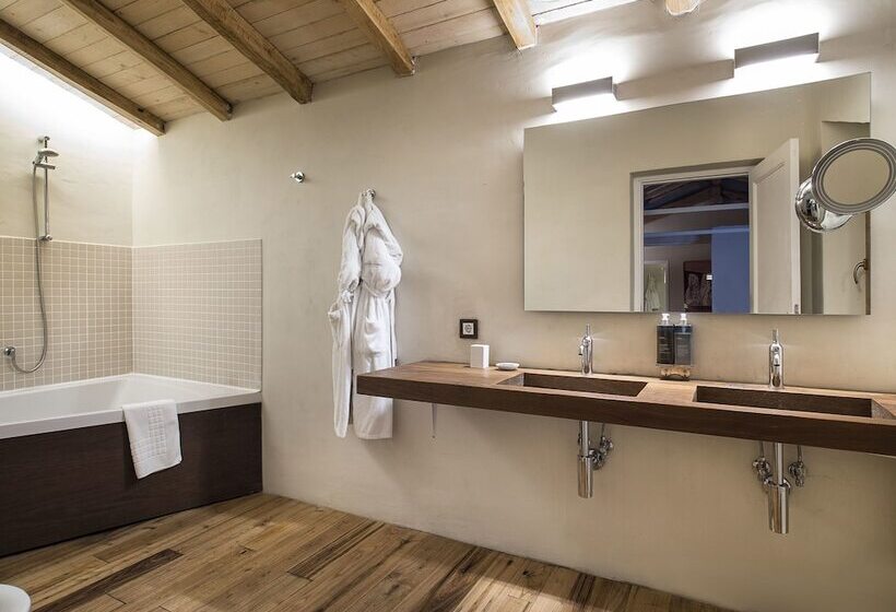 デラックススイート, Monaci Delle Terre Nere