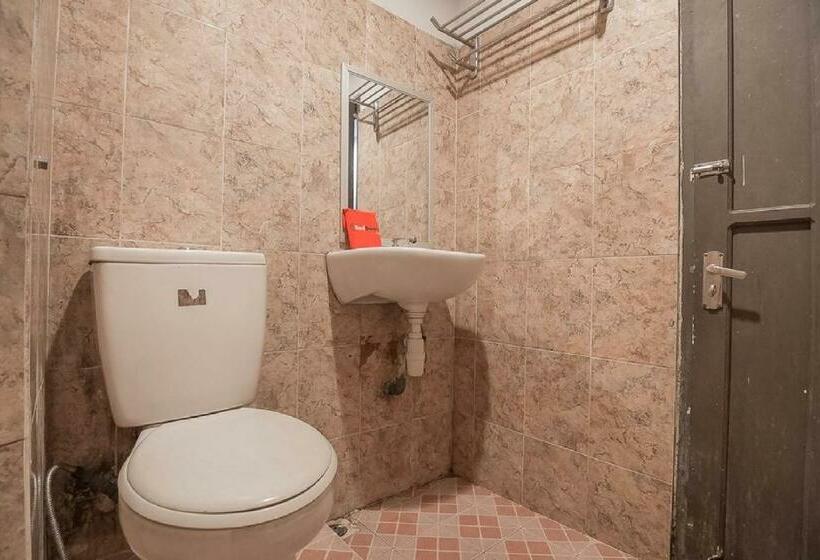 Номер Deluxe, Reddoorz Syariah At Grand Taufiq Tarakan