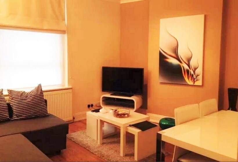 Апартаменты Deluxe 1 Спальня, Shq Apartments