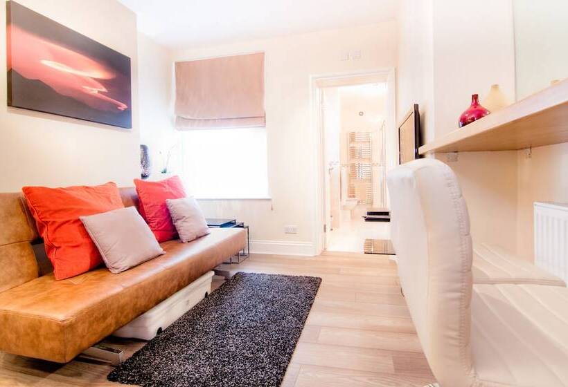 Апартаменты Классик 1 Спальня, Shq Apartments