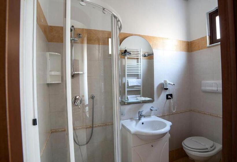 Quarto Estandar Individual, B&b Centrale Affittacamere