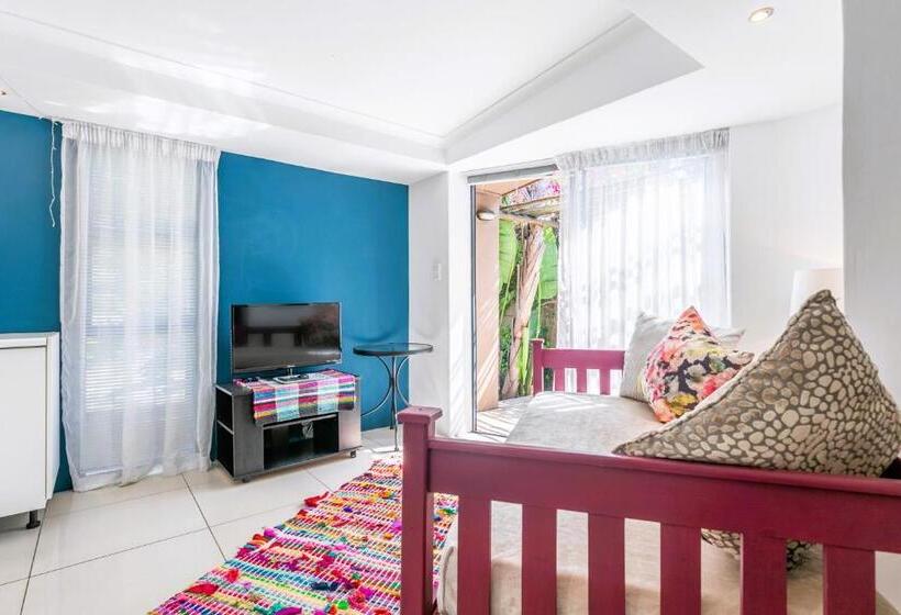 سوئیت اجرایی با تخت کینگ, Absolute Bosch Guest House