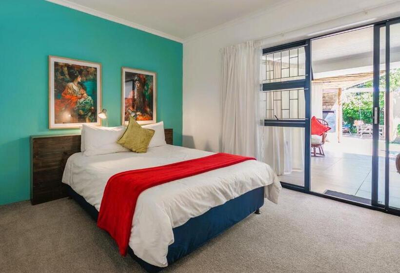 اتاق استاندارد با چشم‌انداز استخر, Absolute Bosch Guest House