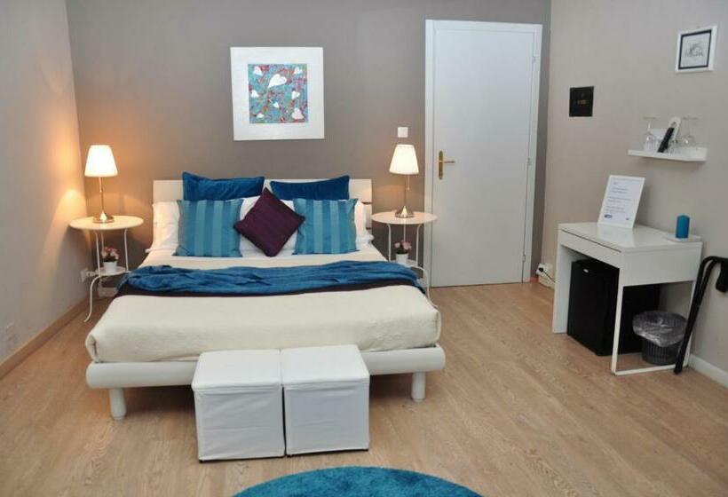 اتاق استاندارد, At Home Bed And Breakfast