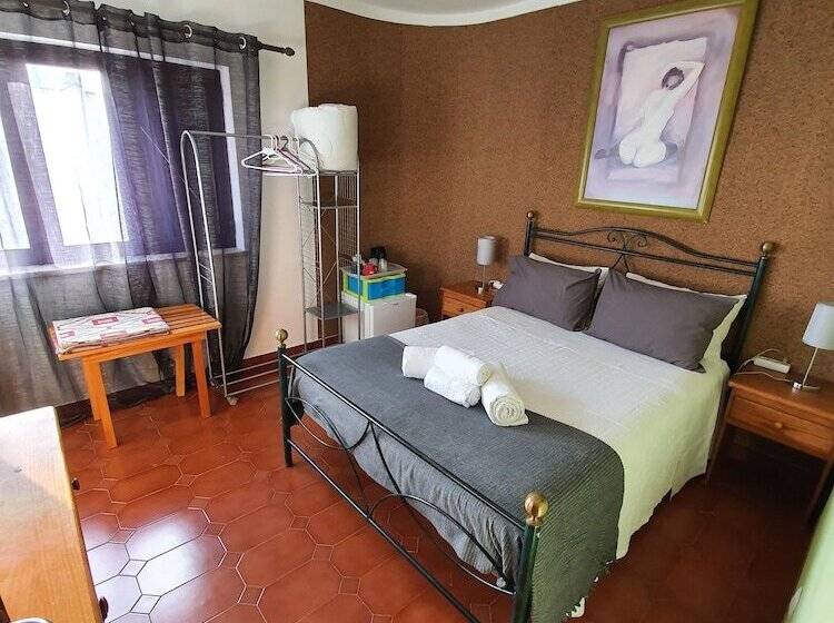 Номер Стандарт, Ocean View Lagos
