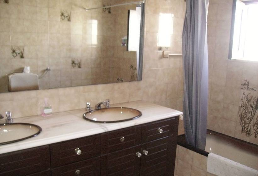 Трехместный Номер Стандарт Совместная Ванная, Ocean View Lagos