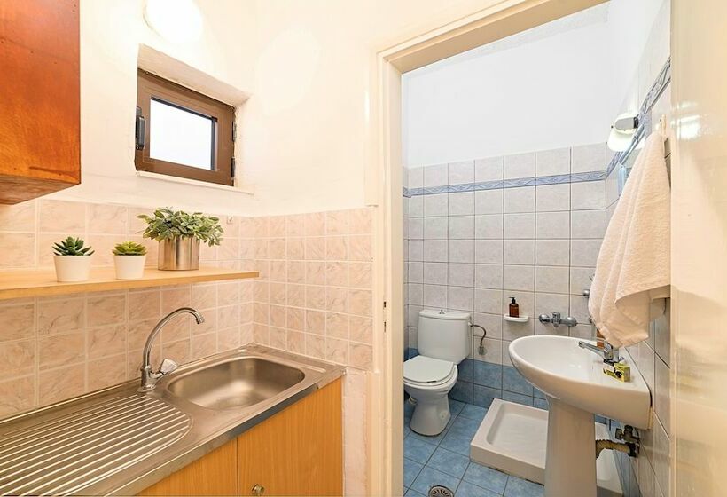 استودیوی استاندارد, Welcome Apts
