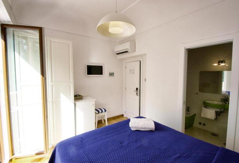 Номер Стандарт Вид на Город, Capri Inn