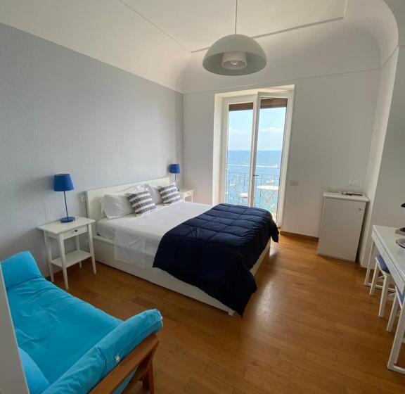Номер Стандарт Вид на Море, Capri Inn