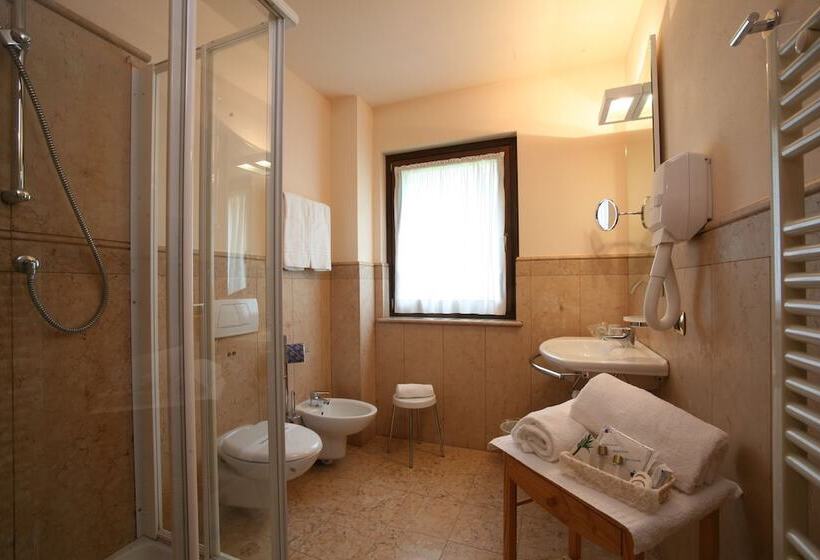 سوییت, Paradise Hotel & Wellness