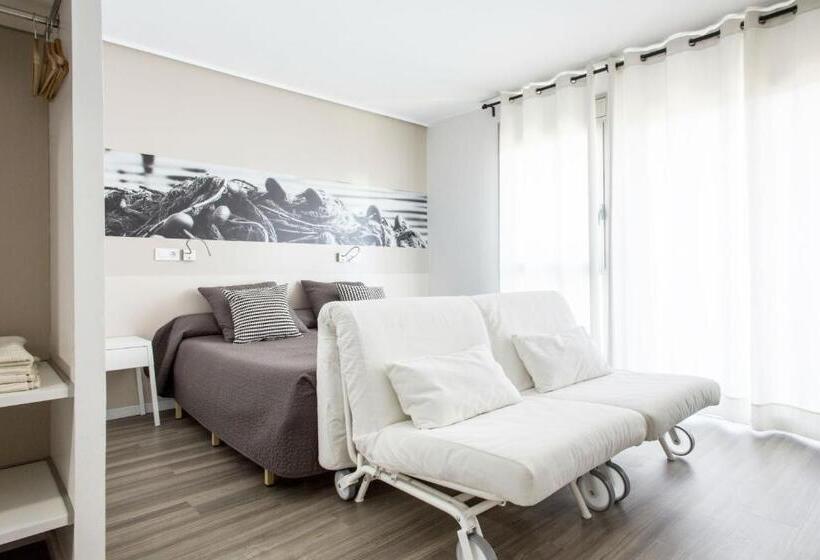 Семейное Студио, Residencia Universitaria Campus Del Mar