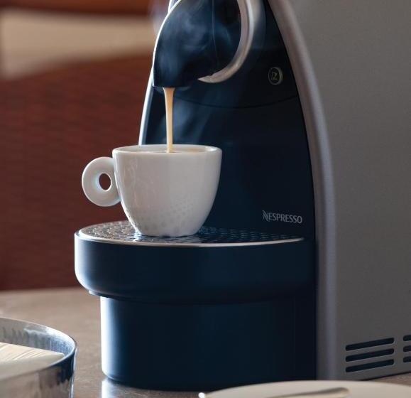 Люкс Deluxe Кровать Кинг, Four Seasons Hotel London At Tower Bridge