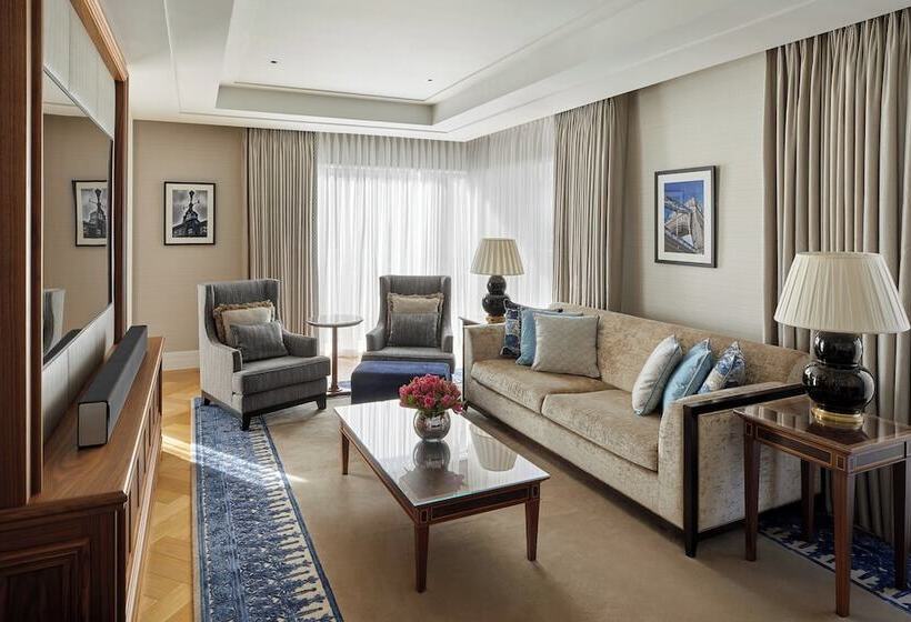 Номер Стандарт, Four Seasons Hotel London At Tower Bridge