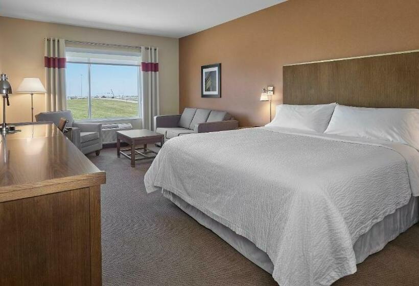 스탠다드 룸 킹사이즈 침대, Four Points By Sheraton Sherwood Park