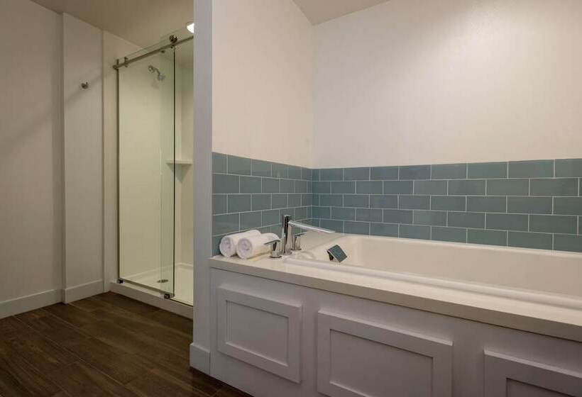 스위트 킹사이즈 침대, Hilton Garden Inn Mobile Downtown