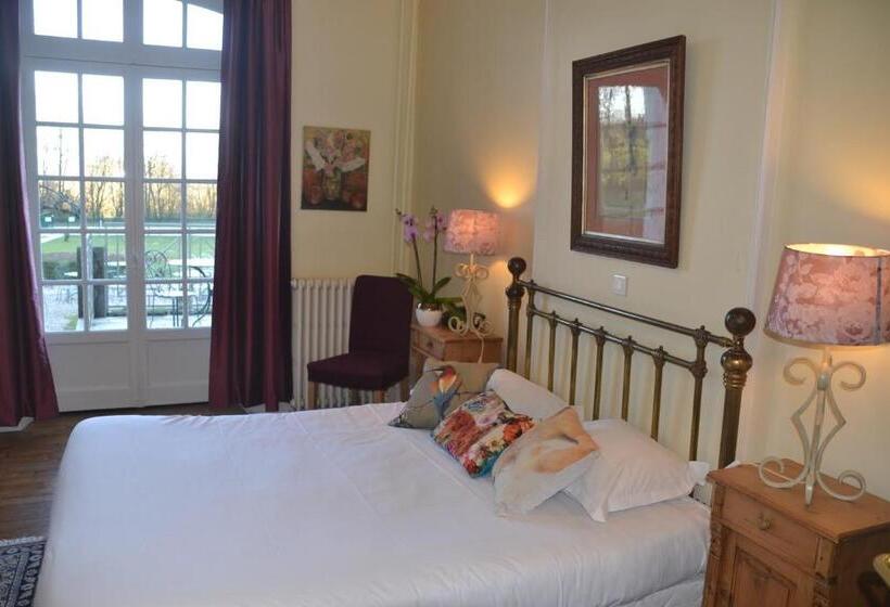 Номер Стандарт с Террасой, Hôtel Les Grands Chênes