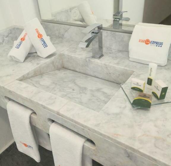 غرفه قياسيه سريرين مزدوجين, Star Express Puebla