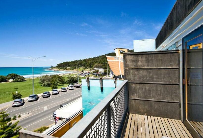 Апартаменты 3 Спальни Вид на Море, Lornebeach Apartments