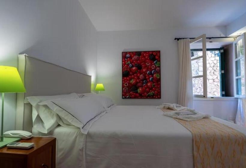 اتاق اکونومی, Can Verdera