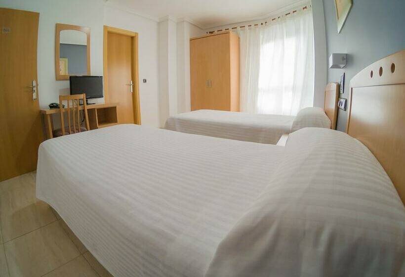 Номер Стандарт Трехместный, Hostal Meseguer