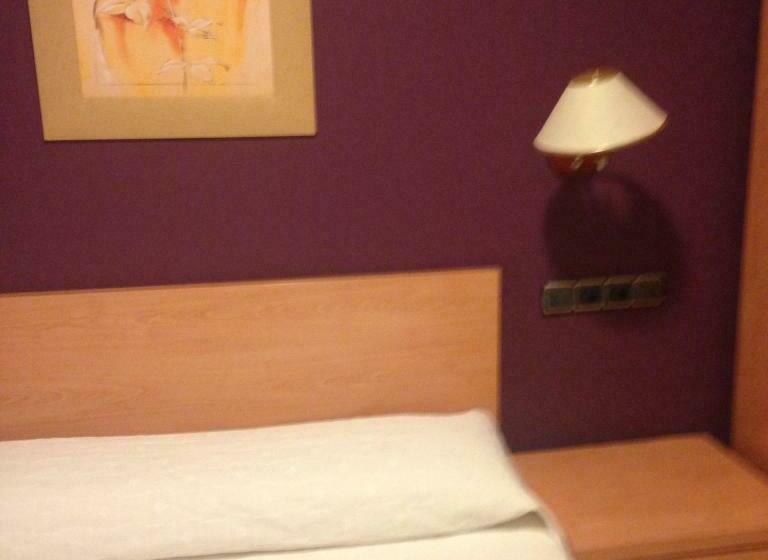 Номер Стандарт Индивидуальный, Hostal Meseguer