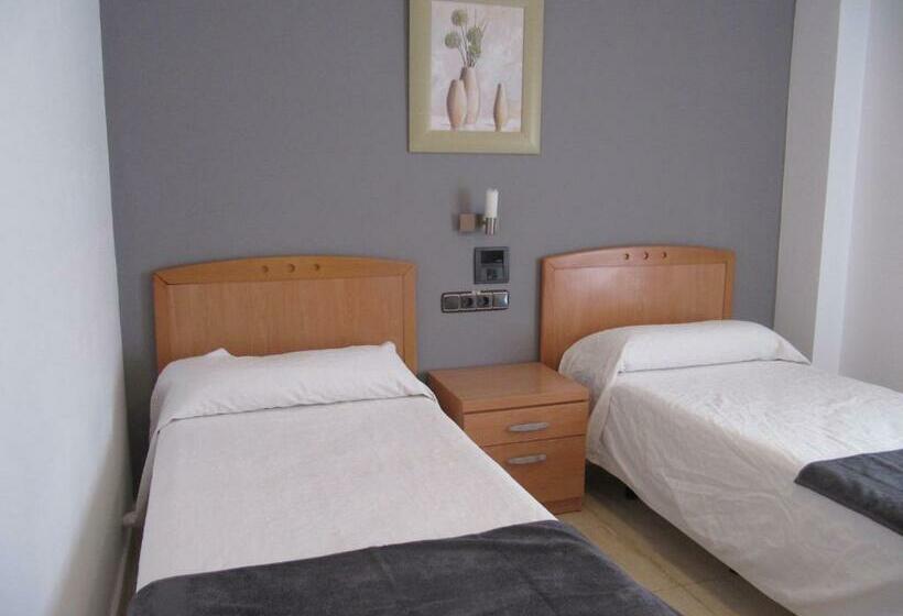 Номер Стандарт, Hostal Meseguer