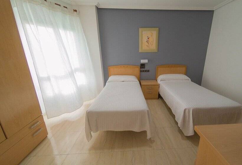 Номер Стандарт, Hostal Meseguer