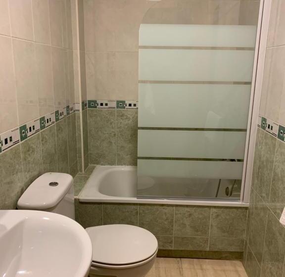 Номер Стандарт Трехместный, Hostal Meseguer