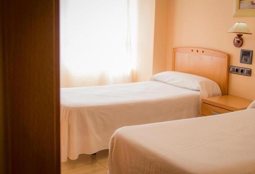 Номер Стандарт Вид на Город, Hostal Meseguer