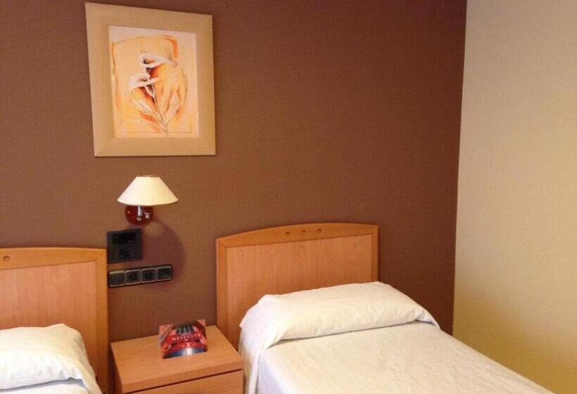 Номер Стандарт Вид на Город, Hostal Meseguer