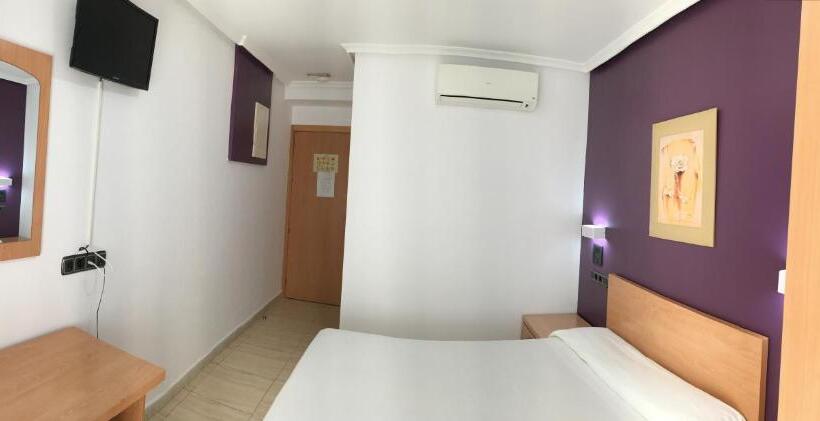 Номер Классический Вид на Город, Hostal Meseguer