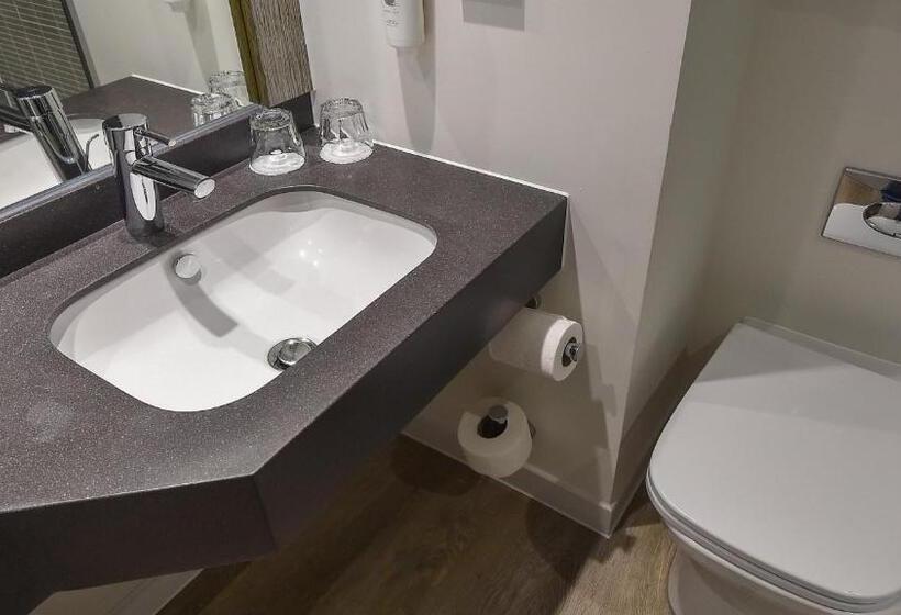 اتاق استاندارد سه نفره, Holiday Inn Derby/nottingham, An Ihg