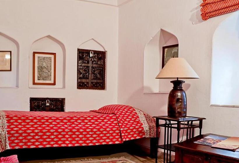 标准单人间, Neemrana Fortpalace