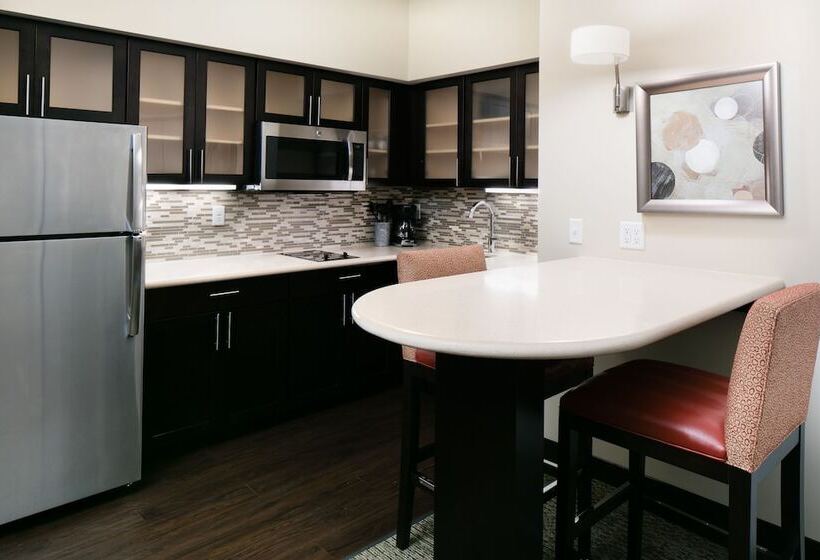 Люкс Адаптированный для Инвалидов, Staybridge Suites Des Moines Downtown, An Ihg
