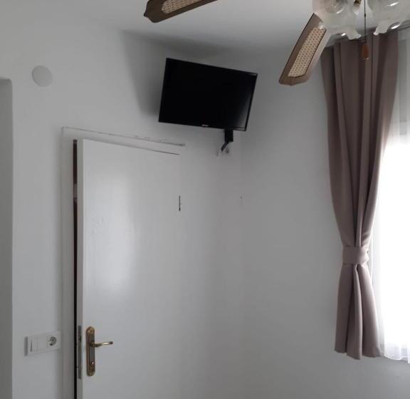 Habitació Economy, Otel A