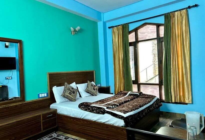 디럭스 4인 룸, Tirupati Regency Anandam