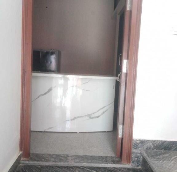 Трехместный Номер Классика, Oyo Bhavya Guest House