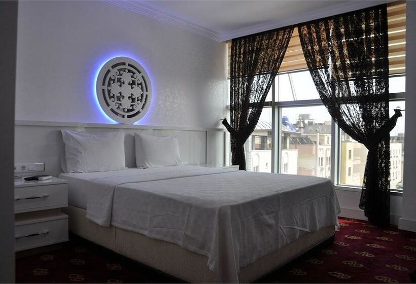 اتاق استاندارد سه نفره, Kar